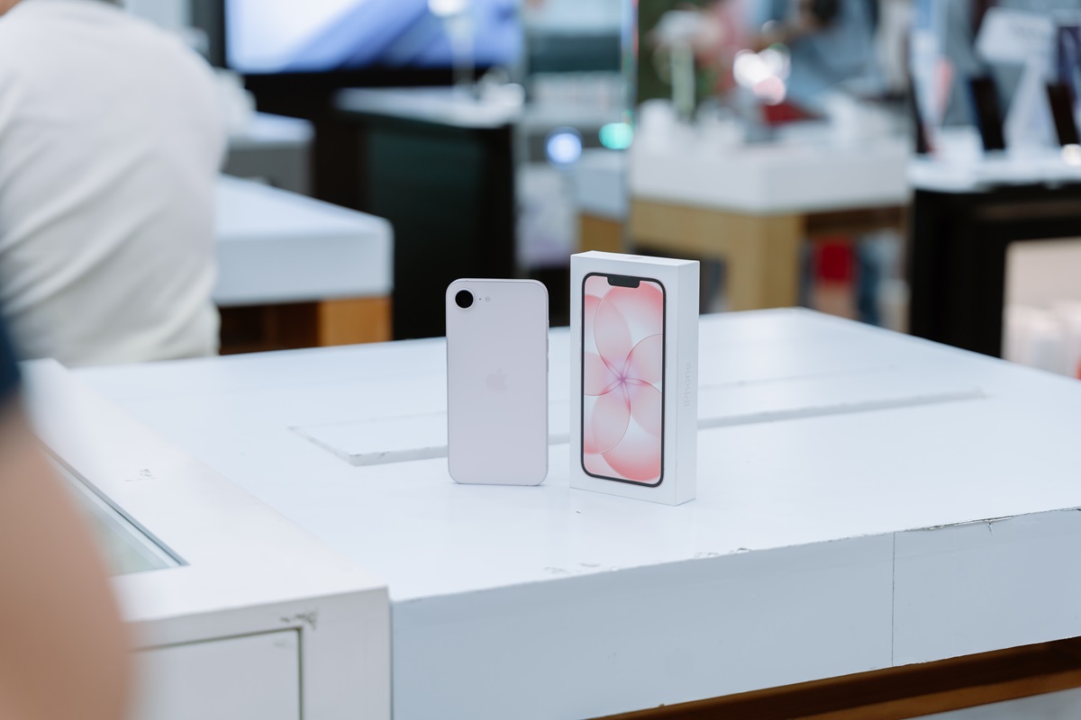 iPhone 17e mới toanh đã mở bán, dung lượng gấp đôi, giá dễ tiếp cận, từ 14,3 triệu đồng - DSC00660