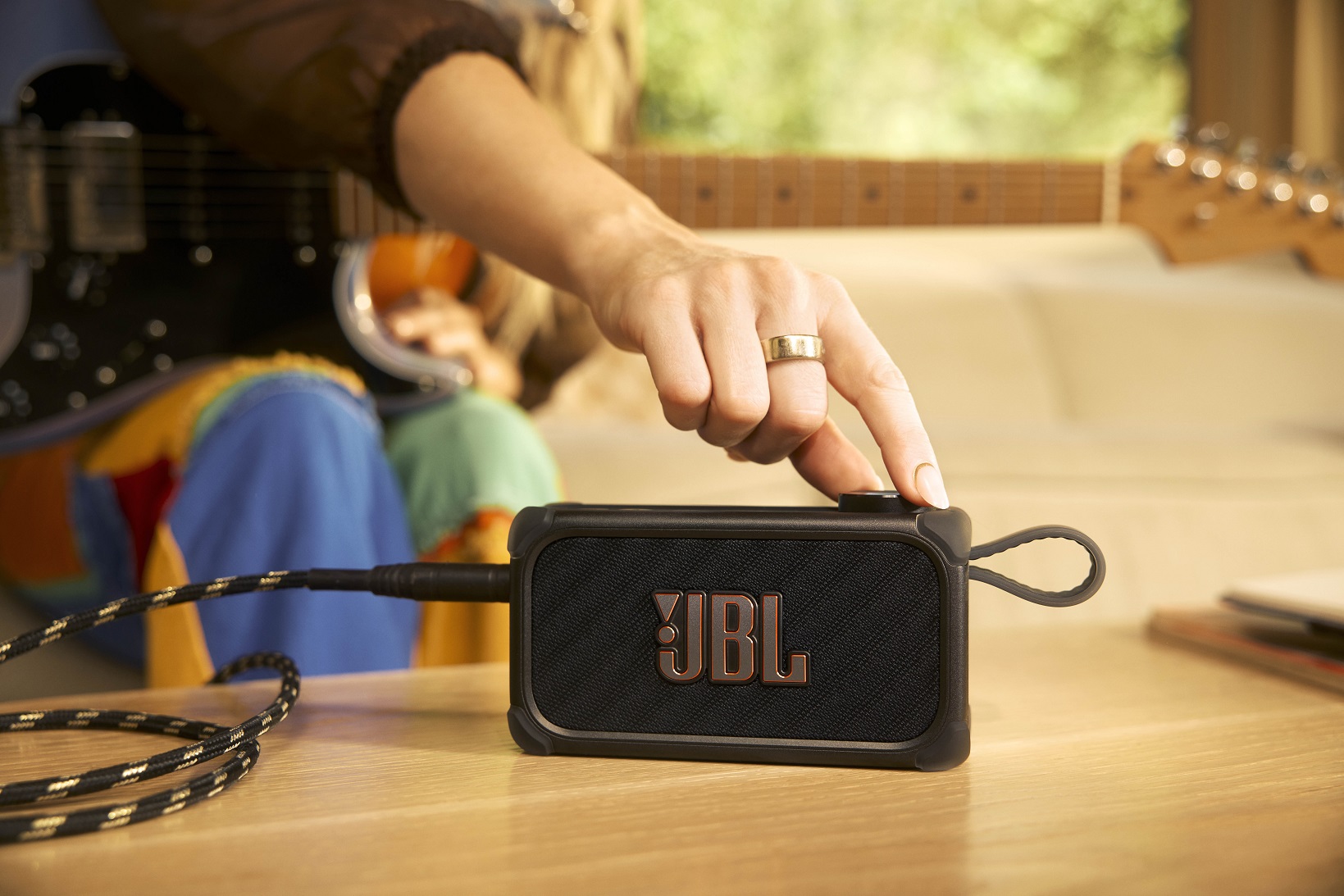Mở bán JBL BandBox, dòng amp và loa di động đa dụng với tích hợp AI -