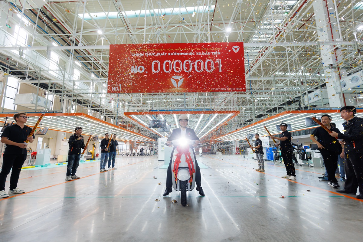 YADEA khánh thành nhà máy tại Bắc Ninh và công bố hợp tác cùng Grab Việt Nam - Xuất xưởng chiếc xe dầu tiên từ Nhà máy Bắc Ninh