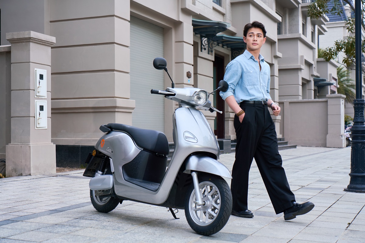 Ra mắt xe máy điện cao cấp YADEA Osta, hiển thị bản đồ trực tiếp lên màn hình xe, thiết lập tiêu chuẩn an toàn mới 3 Ra mắt xe máy điện cao cấp YADEA Osta, hiển thị bản đồ trực tiếp lên màn hình xe, thiết lập tiêu chuẩn an toàn mới - YADEA Osta 14