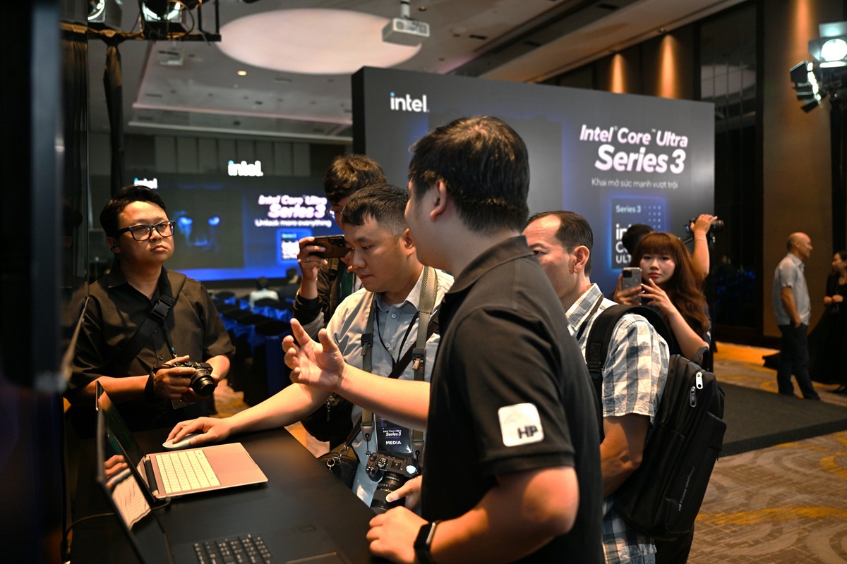 Laptop trang bị Intel Core Ultra Series 3 mới nhất ra mắt tại Việt Nam - hiệu năng, đồ họa và xử lý AI ấn tượng - intel core ultra series 3 su kien ra mat 11
