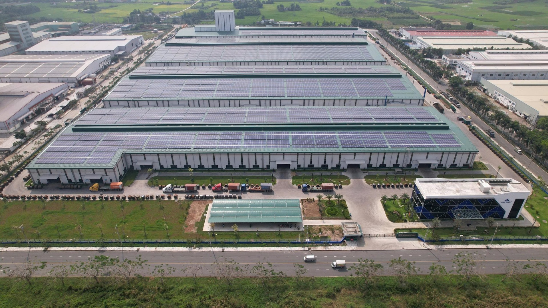 Khánh thành nhà máy thép Hòa Phát, Tây Ninh, công suất hơn 400.000 tấn mỗi năm, tại Khu Công nghiệp Đồng Tâm - NM Ong thep Hoa Phat Long An tai KCN Thuan Dao thuoc Dongtam Group