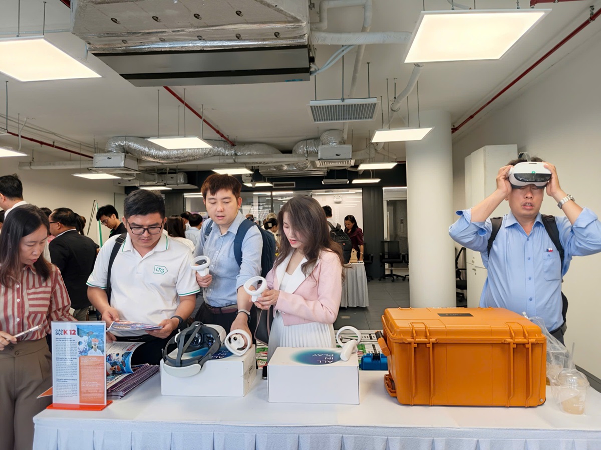 EDTECH Việt Nam 2026 mang đến trải nghiệm "chạm AI" các mô phỏng thí nghiệm khoa học và thực chiến - z7712238635392 33362c1b3aa7338b1fb6504cbd4c6179