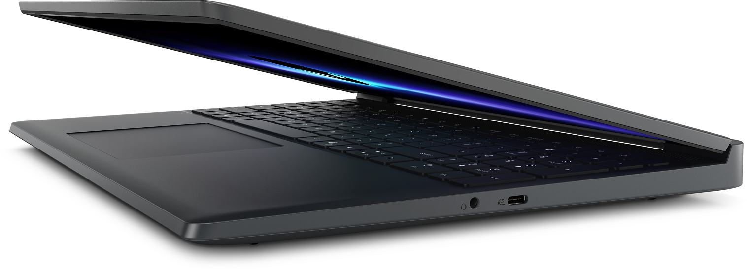 Laptop gaming Alienware 15 dành cho số đông game thủ chính thức ra mắt - Alienware 15 Right Side View 2