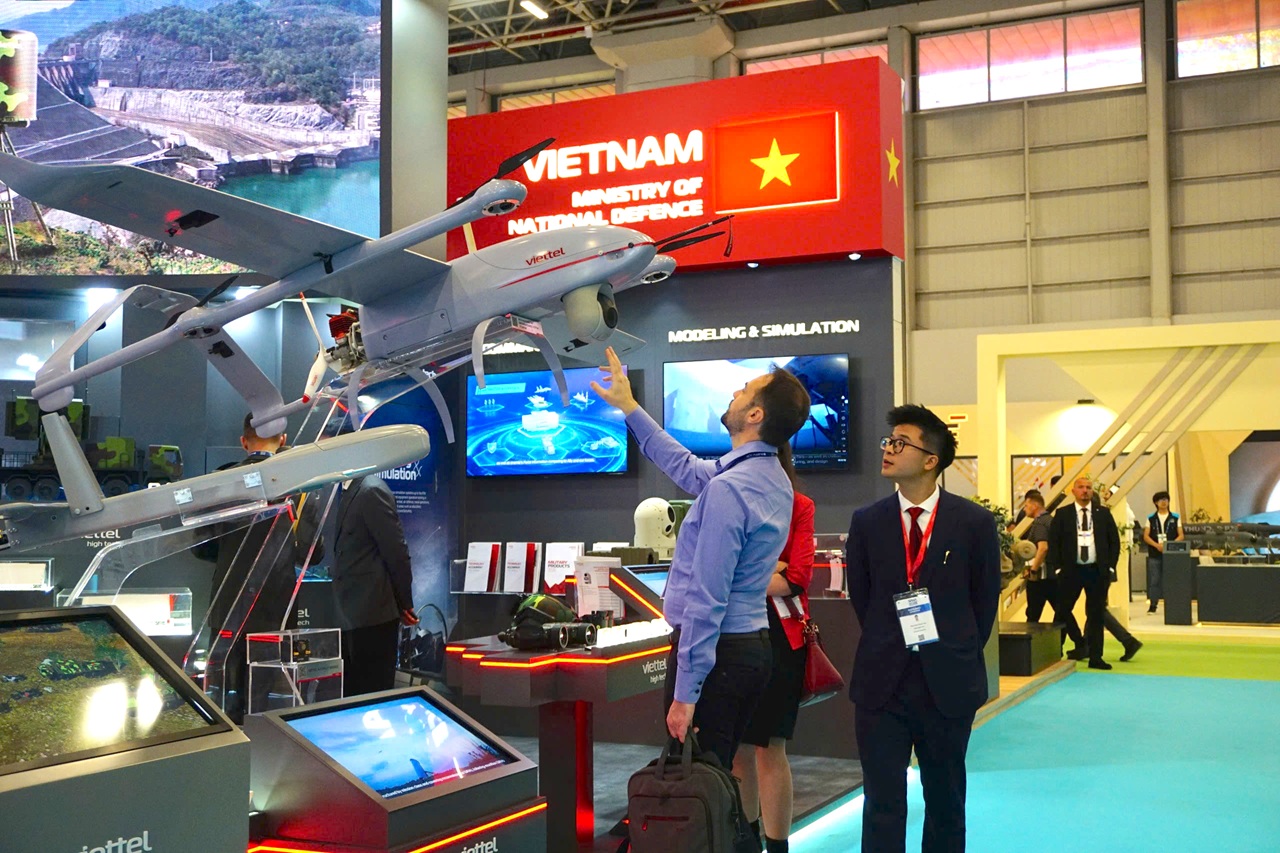 Sản phẩm quốc phòng hiện đại của Viettel xuất hiện tại triển lãm quốc phòng lớn nhất khu vực Á-Âu - Anh 3 6