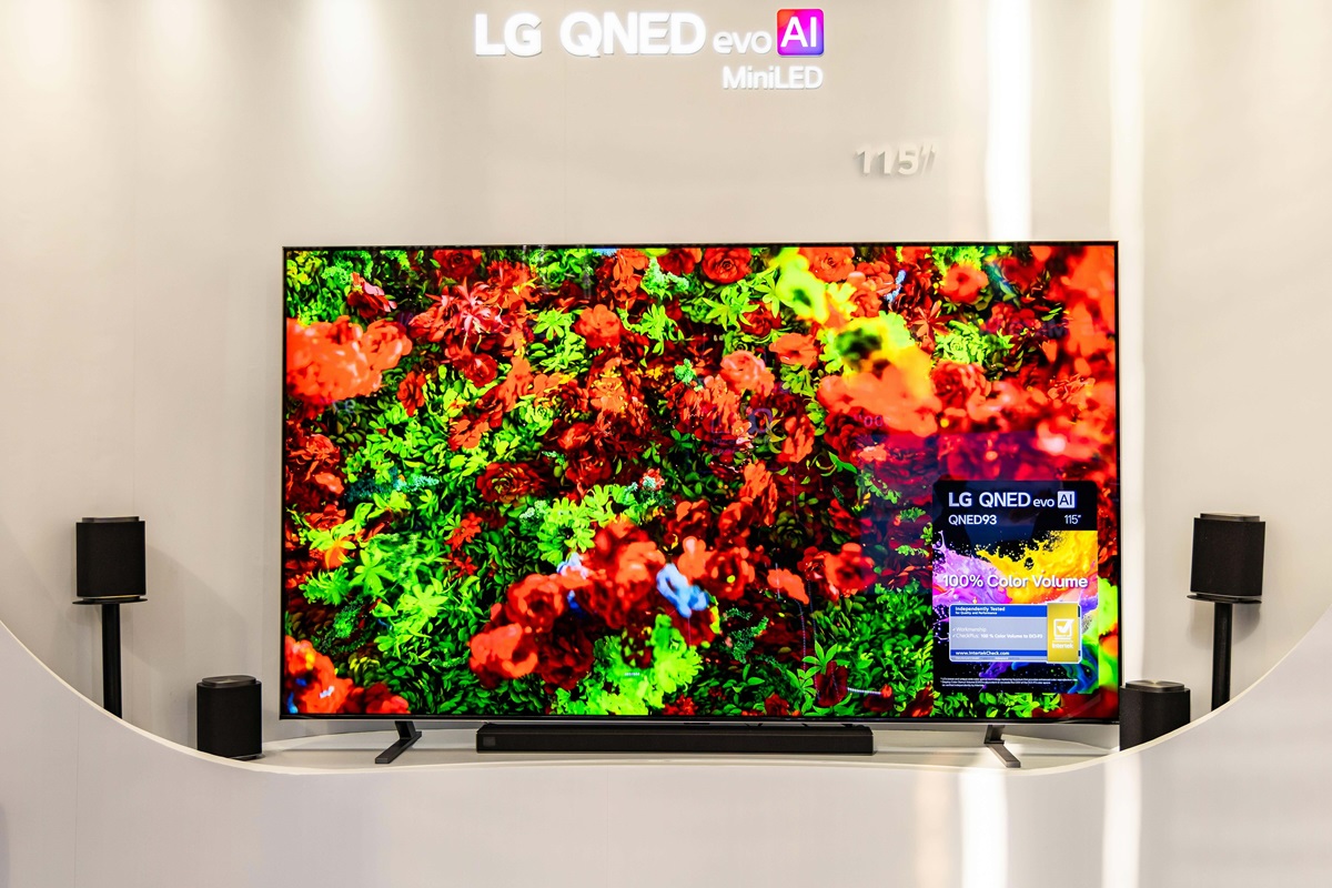 LG nâng tầm hệ sinh thái giải trí tại gia với dải TV AI và loa thanh thế hệ 2026 tuyệt phẩm - LG QNED evo AI kích thước 115 inch dáp ứng nhu cầu giải trí với rạp phim tại gia không gian thể thao và gaming quy mô lớn