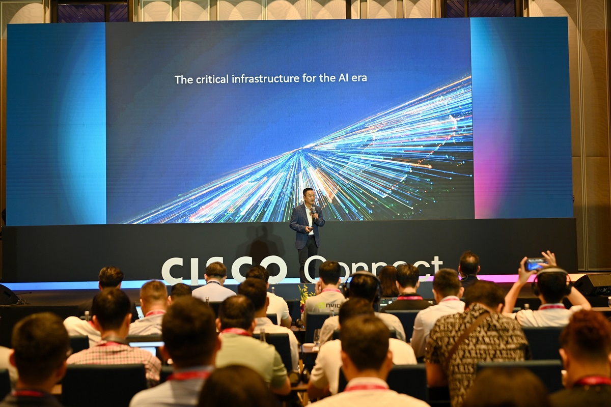 Cisco mở đường cho hành trình sẵn sàng AI trong doanh nghiệp - Ong Nguyen Nhu Dung Tong giam doc Cisco Viet Nam Lao va Campuchia phat bieu khai mac tai su kien