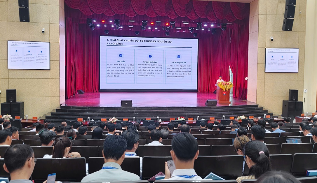 TP.HCM khai giảng Chương trình tập huấn cho 800 cán bộ phụ trách công tác tham mưu chuyển đổi số khối Đảng, Mặt trận và cấp xã - z7789211510102 43bcc86c91f35d4caf8a2e9103861699