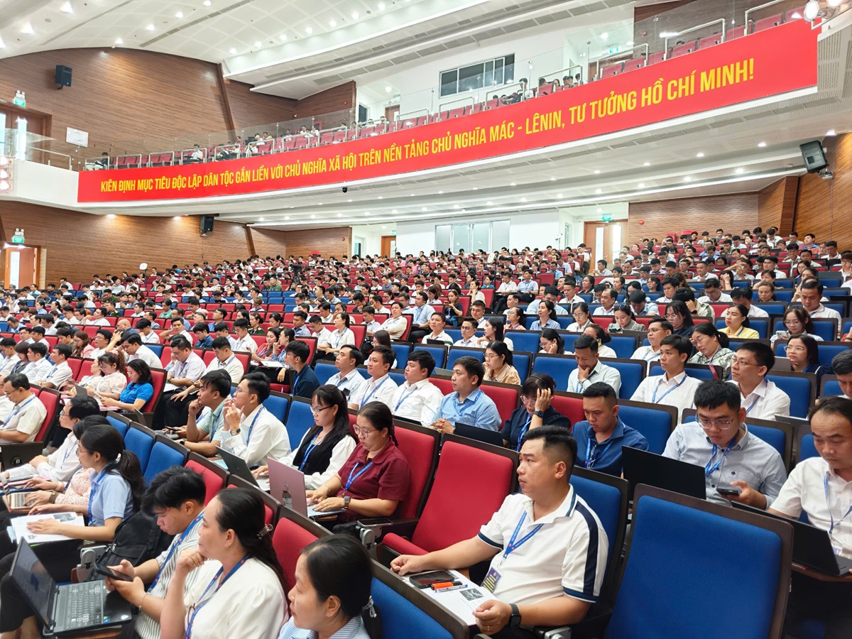 TP.HCM khai giảng Chương trình tập huấn cho 800 cán bộ phụ trách công tác tham mưu chuyển đổi số khối Đảng, Mặt trận và cấp xã - z7789211735497 658ad7e8e8b16bc320070525e285d911