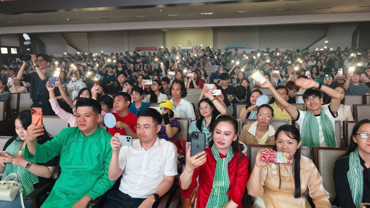 Sinh viên ngành Kinh tế đam mê lưu giữ làn điệu dân ca - điều hiếm thấy giữa thời đại của vội vàng công nghệ - z7881945196944 c7bcbf0b03dc5447c6cd746405bcb881