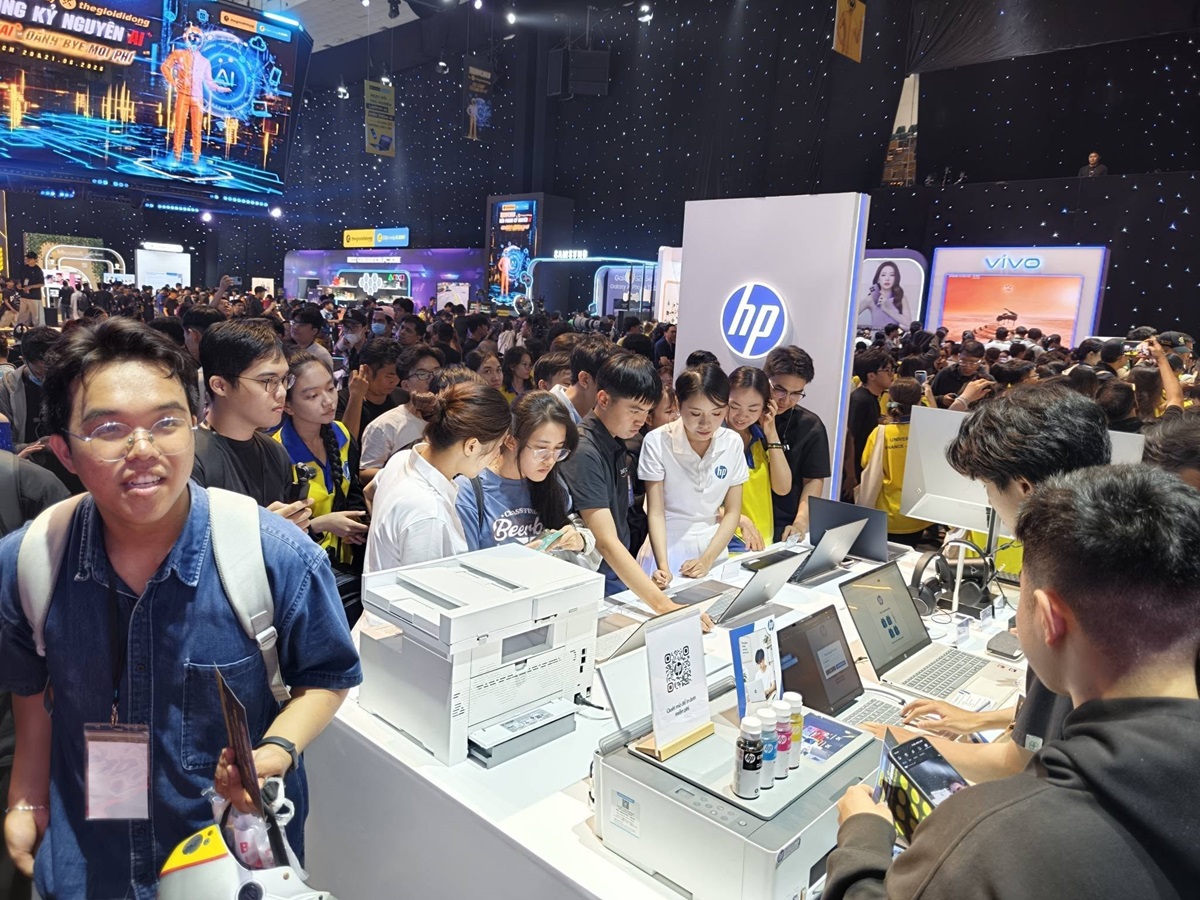 TECHWORLD by Thế Giới Di Động: Sân chơi khám phá công nghệ AI, thu hút hàng nghìn bạn trẻ 10 TECHWORLD by Thế Giới Di Động: Sân chơi khám phá công nghệ AI, thu hút hàng nghìn bạn trẻ - 722754979 36622083490739627 5710523813760747918 n
