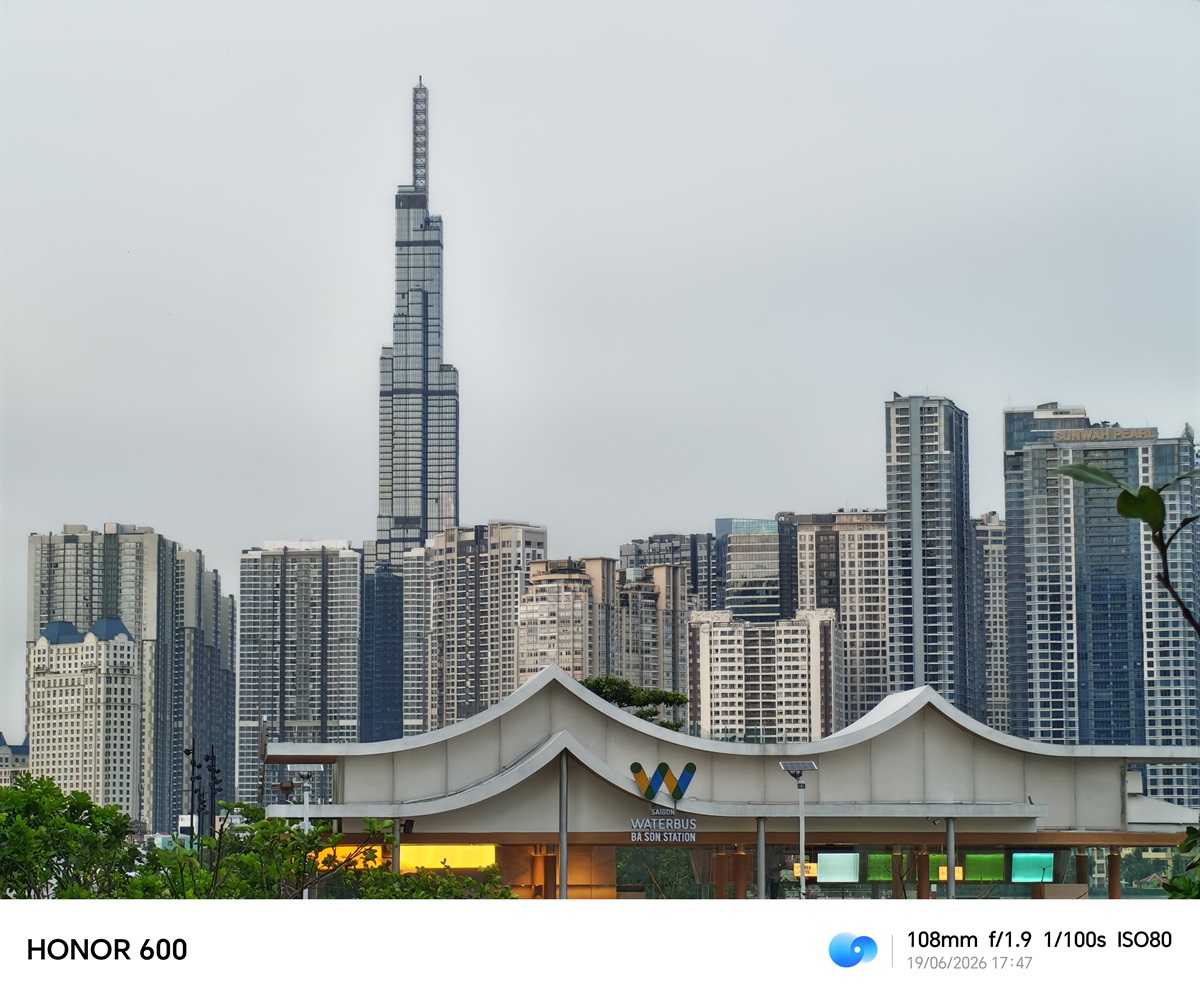 HONOR 600 giải thành công bài toán cận cao cấp, camera 200MP và loạt tính năng AI phục vụ sát nhu cầu người sáng tạo 10 HONOR 600 giải thành công bài toán cận cao cấp, camera 200MP và loạt tính năng AI phục vụ sát nhu cầu người sáng tạo - IMG 20260619 174754