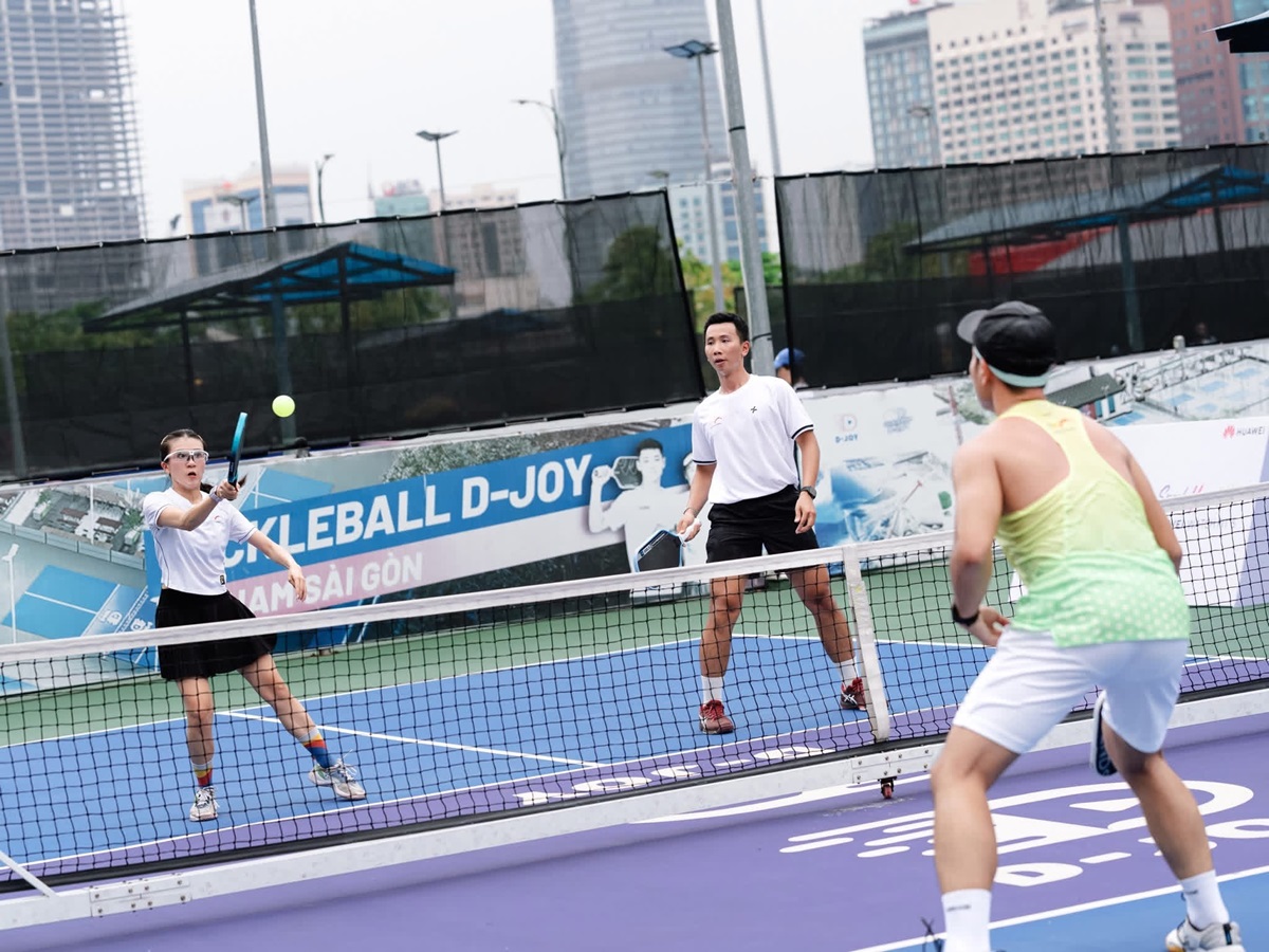 Chạy bộ, chơi pickleball - một ngày năng động cùng HUAWEI WATCH FIT 5 Series - IMG 9369