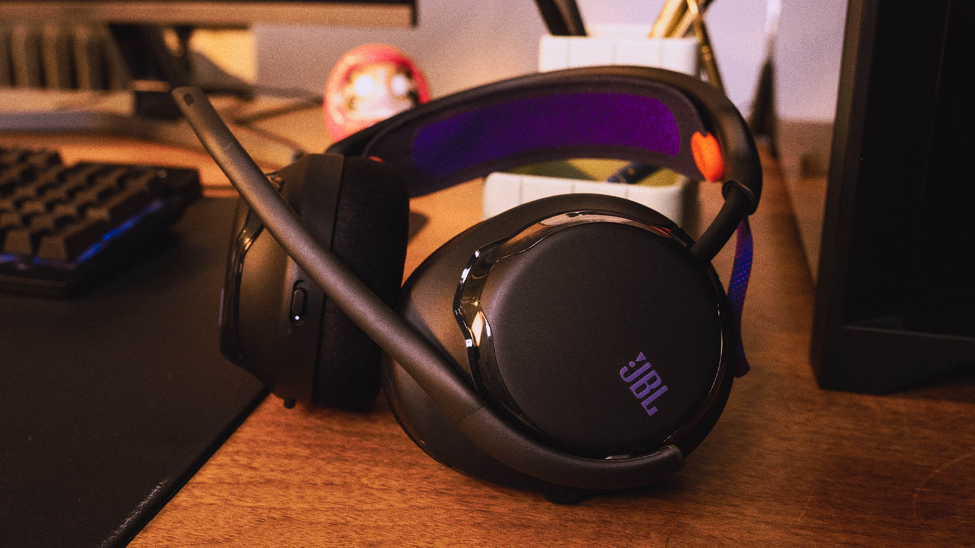 JBL Quantum Series, bộ ba tai nghe gaming khiến thế giới game bừng sức mạnh -