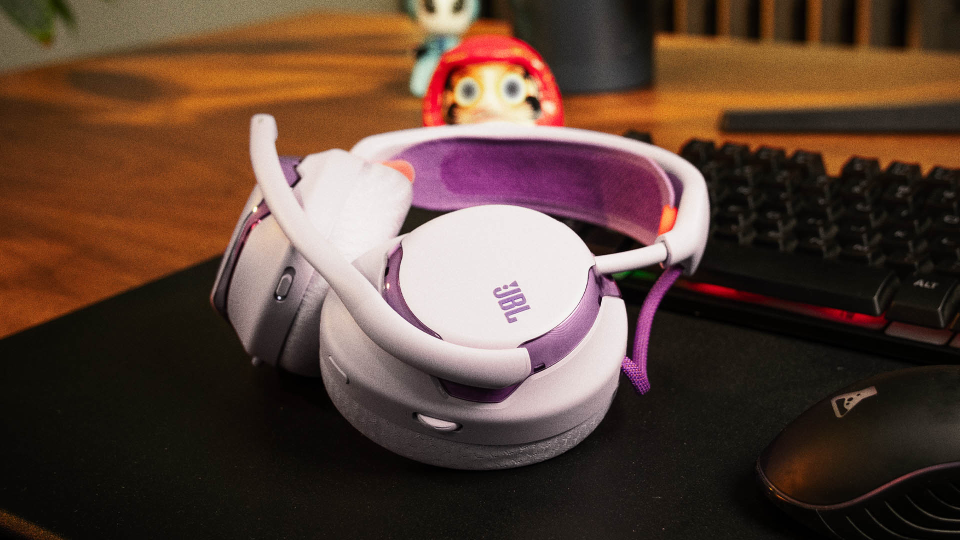 JBL Quantum Series, bộ ba tai nghe gaming khiến thế giới game bừng sức mạnh -