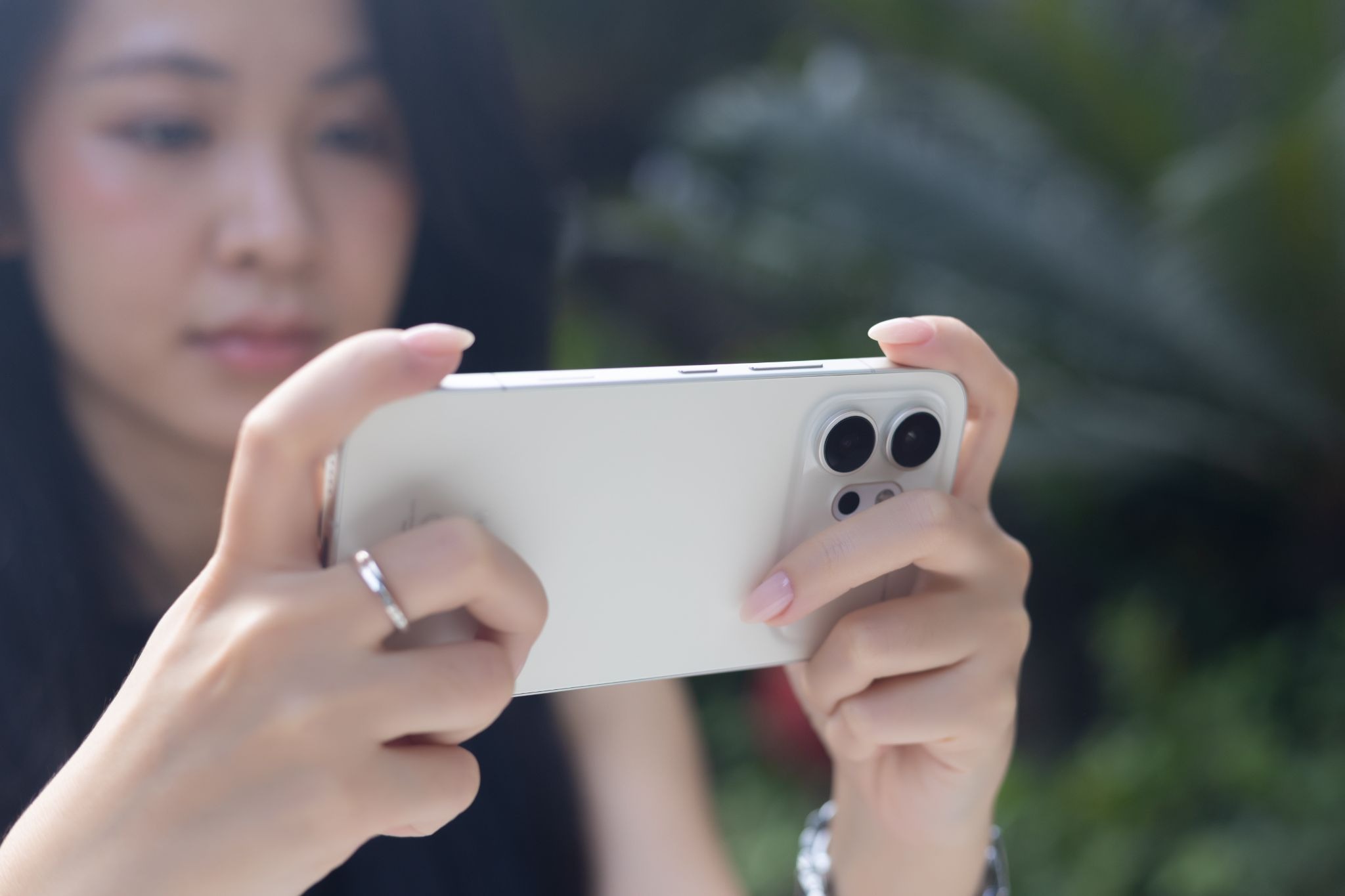 HONOR 600 giải thành công bài toán cận cao cấp, camera 200MP và loạt tính năng AI phục vụ sát nhu cầu người sáng tạo 2 HONOR 600 giải thành công bài toán cận cao cấp, camera 200MP và loạt tính năng AI phục vụ sát nhu cầu người sáng tạo - image 60