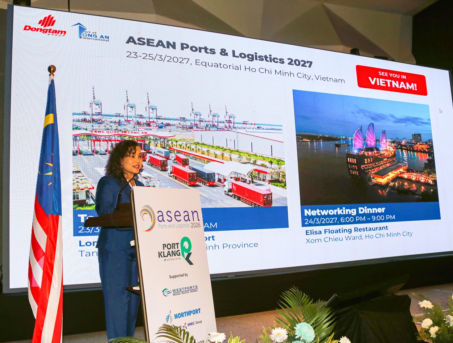 Cảng Quốc tế Long An nhận giải thưởng "Công ty Cảng xanh thông minh - 2026" 3 Cảng Quốc tế Long An nhận giải thưởng "Công ty Cảng xanh thông minh - 2026" - Dai dien Cang Quoc te Long An trinh bay tham luan tai ASEAN Ports Logistics 2026 2
