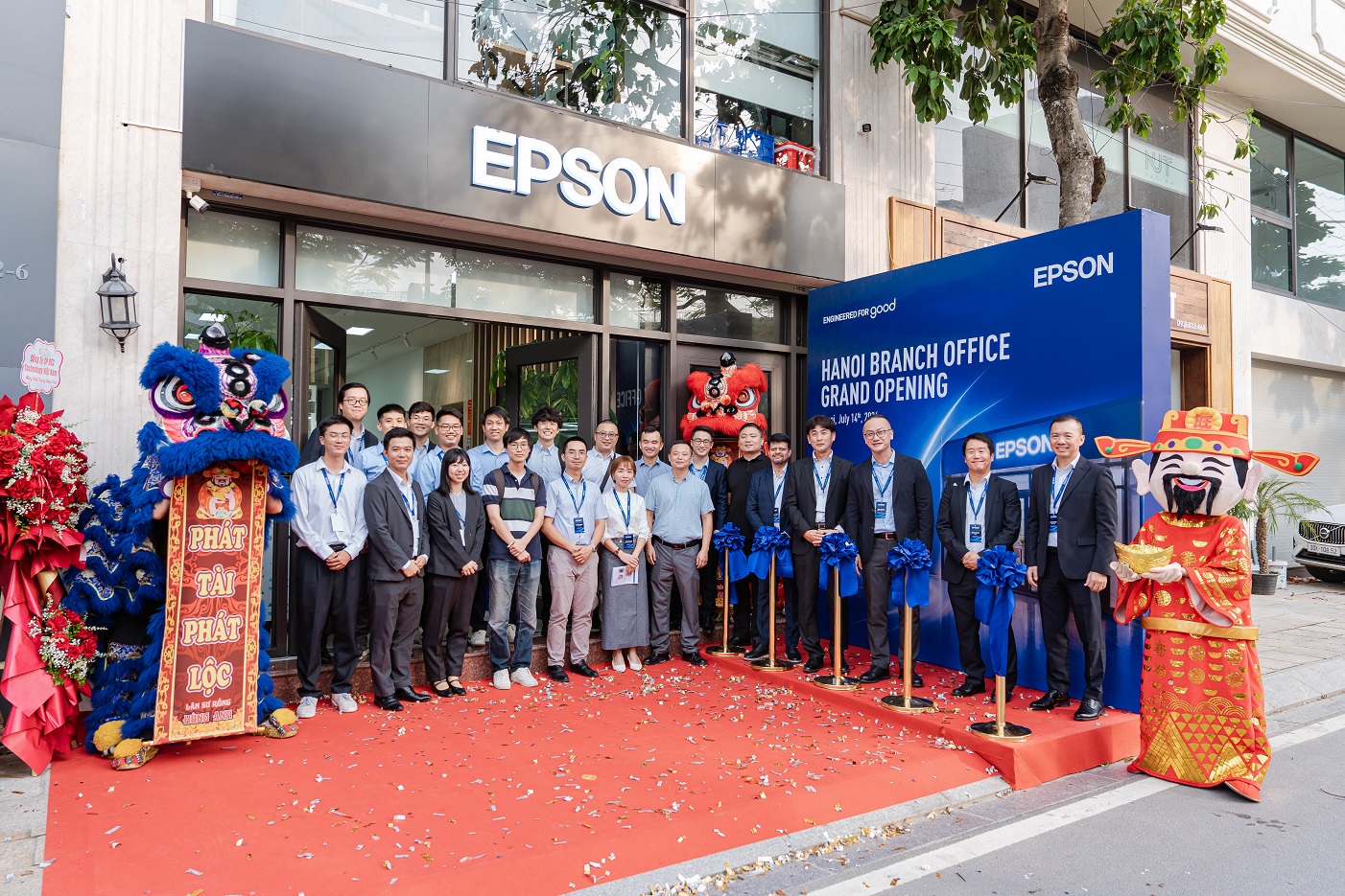 Epson Việt Nam chính thức khai trương văn phòng và trung tâm giải pháp mới tại Hà Nội - Dại diện Ban lãnh dạo Epson Dông Nam Á Epson Việt Nam cùng các khách mời thực hiện nghi thức khai trương Văn phòng và Trung tâm Giải pháp mới tại Hà Nội