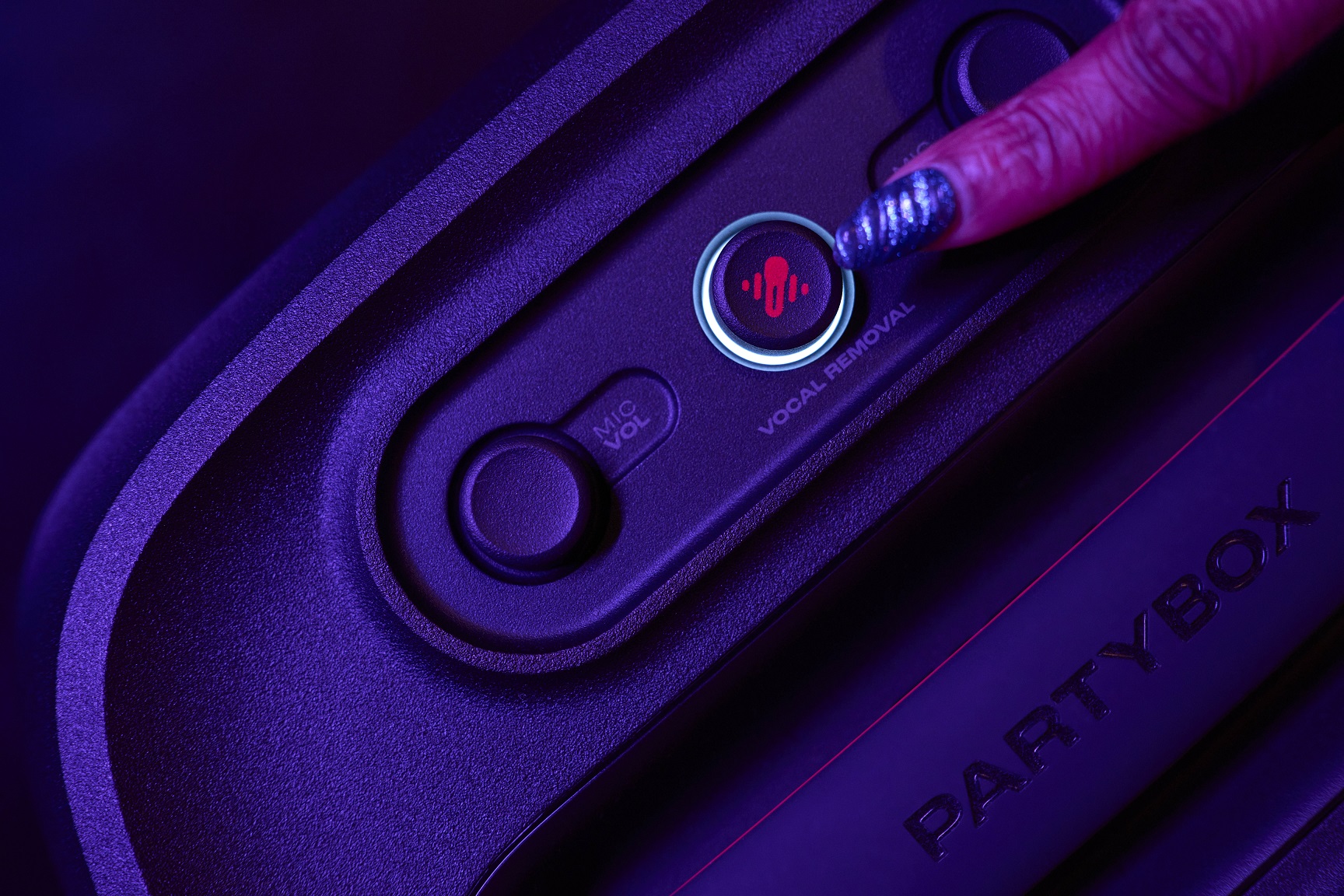 Loa PartyBox mới của JBL có công nghệ AI tách giọng hát theo thời gian thực, mọi nơi đều là sân khấu 1 Loa PartyBox mới của JBL có công nghệ AI tách giọng hát theo thời gian thực, mọi nơi đều là sân khấu -