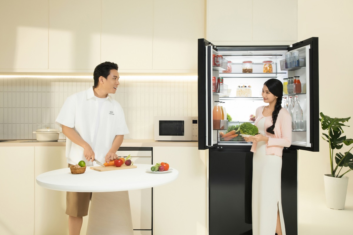 LG Việt Nam ra mắt tủ lạnh French Door Fit & Max cao cấp phiên bản mới, đúng ý gia đình Việt - Sự xuất hiện của tủ lạnh French Door Fit Max thế hệ mới dánh dấu bước phát triển tiếp theo trong hành trình một thập kỷ của LG InstaView