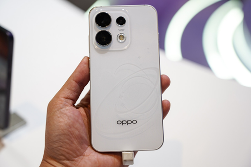 Đánh giá OPPO Reno16 F 5G: Sự lên ngôi camera tele, pin khủng 7.000 mAh và AI biến hóa cùng Gen Z 1 Đánh giá OPPO Reno16 F 5G: Sự lên ngôi camera tele, pin khủng 7.000 mAh và AI biến hóa cùng Gen Z - image 7