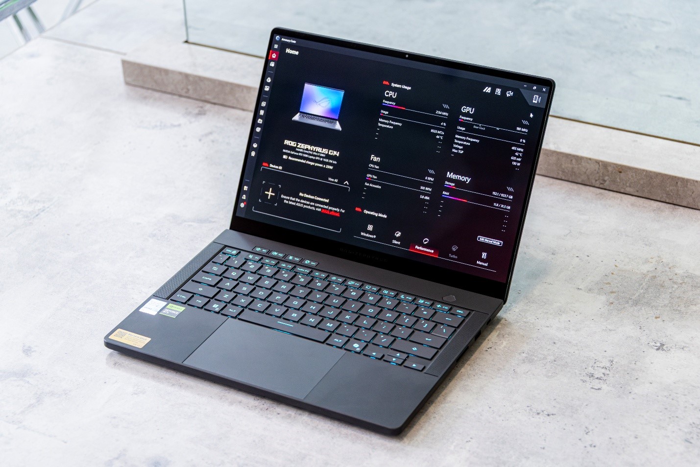 Giải thưởng Editor’s Choice Award Mid 2026: ROG Zephyrus G14 (2026) GU405- Laptop gaming mỏng nhẹ cao cấp 3 Giải thưởng Editor’s Choice Award Mid 2026: ROG Zephyrus G14 (2026) GU405- Laptop gaming mỏng nhẹ cao cấp - zeph2