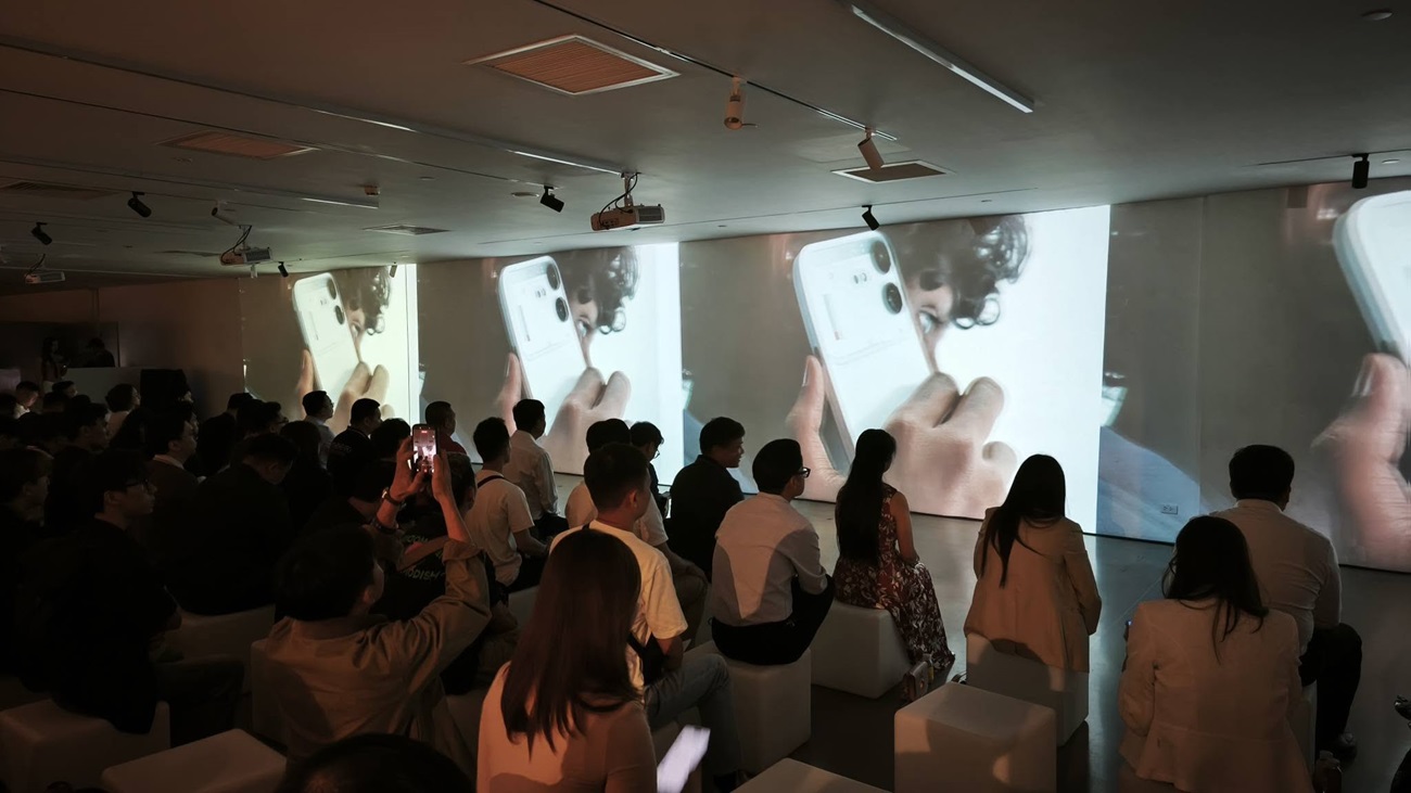 Nothing hợp tác Rue Miche ra mắt điện thoại Phone (4a) Series và tai nghe Headphone (a) dành cho giới trẻ mê thời trang 1 Nothing hợp tác Rue Miche ra mắt điện thoại Phone (4a) Series và tai nghe Headphone (a) dành cho giới trẻ mê thời trang - 780093466 37959352187012744 4378524293091118915 n