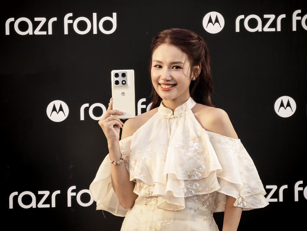 motorola razr fold chính thức bước vào cuộc đua điện thoại màn hình gập dọc tại Việt Nam 9 motorola razr fold chính thức bước vào cuộc đua điện thoại màn hình gập dọc tại Việt Nam - Anh 2 14