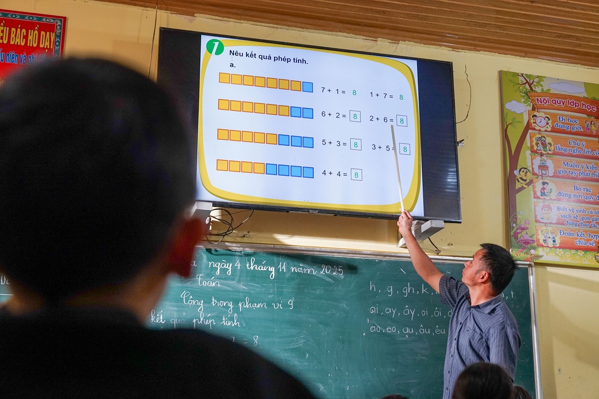 Chú trọng phát triển bền vững, Viettel tiêu thụ điện tại Việt Nam giảm 3%, tăng 24,8% điện mặt trời tự sản xuất 2 Chú trọng phát triển bền vững, Viettel tiêu thụ điện tại Việt Nam giảm 3%, tăng 24,8% điện mặt trời tự sản xuất - Anh 3 Viettel danh gan 794 ty dong cho cac chuong trinh cong dong trong cac linh vuc giao duc y te ho tro thien tai va an sinh xa hoi