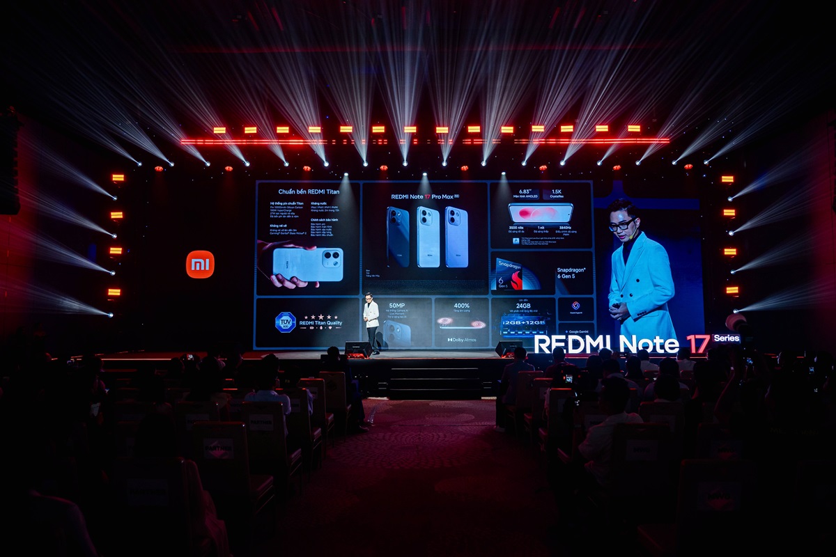 REDMI Note 17 Series ấn tượng với pin đến 10.000mAh dư dùng 3 ngày, thách mọi rơi rớt, va đập 8 REDMI Note 17 Series ấn tượng với pin đến 10.000mAh dư dùng 3 ngày, thách mọi rơi rớt, va đập - Copy of RAB1 2656
