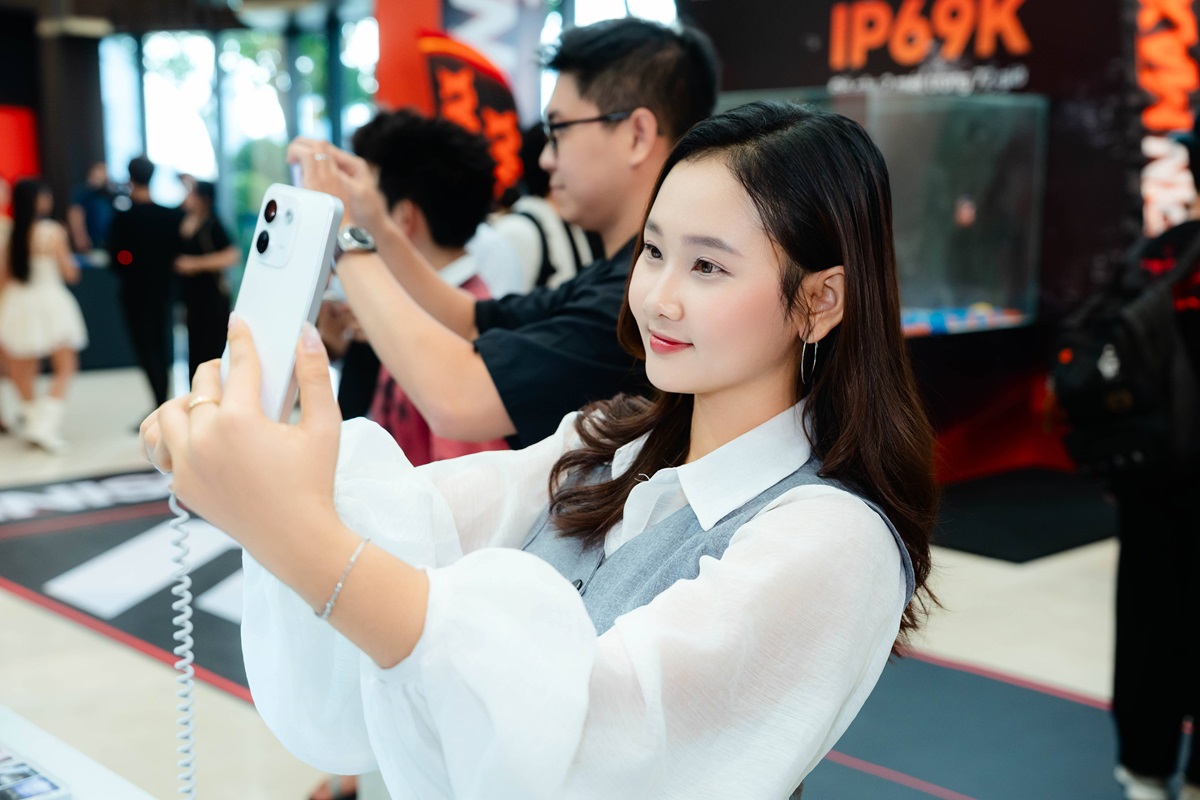 REDMI Note 17 Series ấn tượng với pin đến 10.000mAh dư dùng 3 ngày, thách mọi rơi rớt, va đập 6 REDMI Note 17 Series ấn tượng với pin đến 10.000mAh dư dùng 3 ngày, thách mọi rơi rớt, va đập - Copy of RAB2 2196
