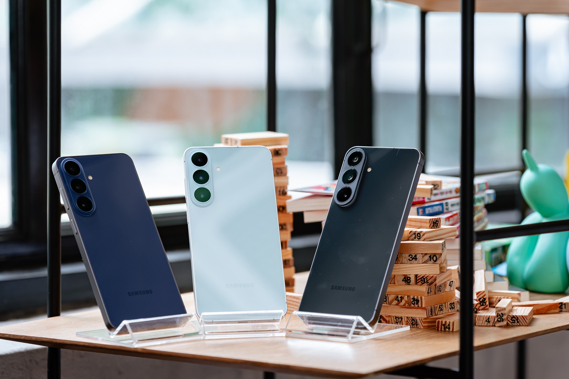 Samsung Galaxy S26 FE, flagship gọn nhẹ của Samsung, giá từ 18,99 triệu đồng 5 Samsung Galaxy S26 FE, flagship gọn nhẹ của Samsung, giá từ 18,99 triệu đồng - DSC05643