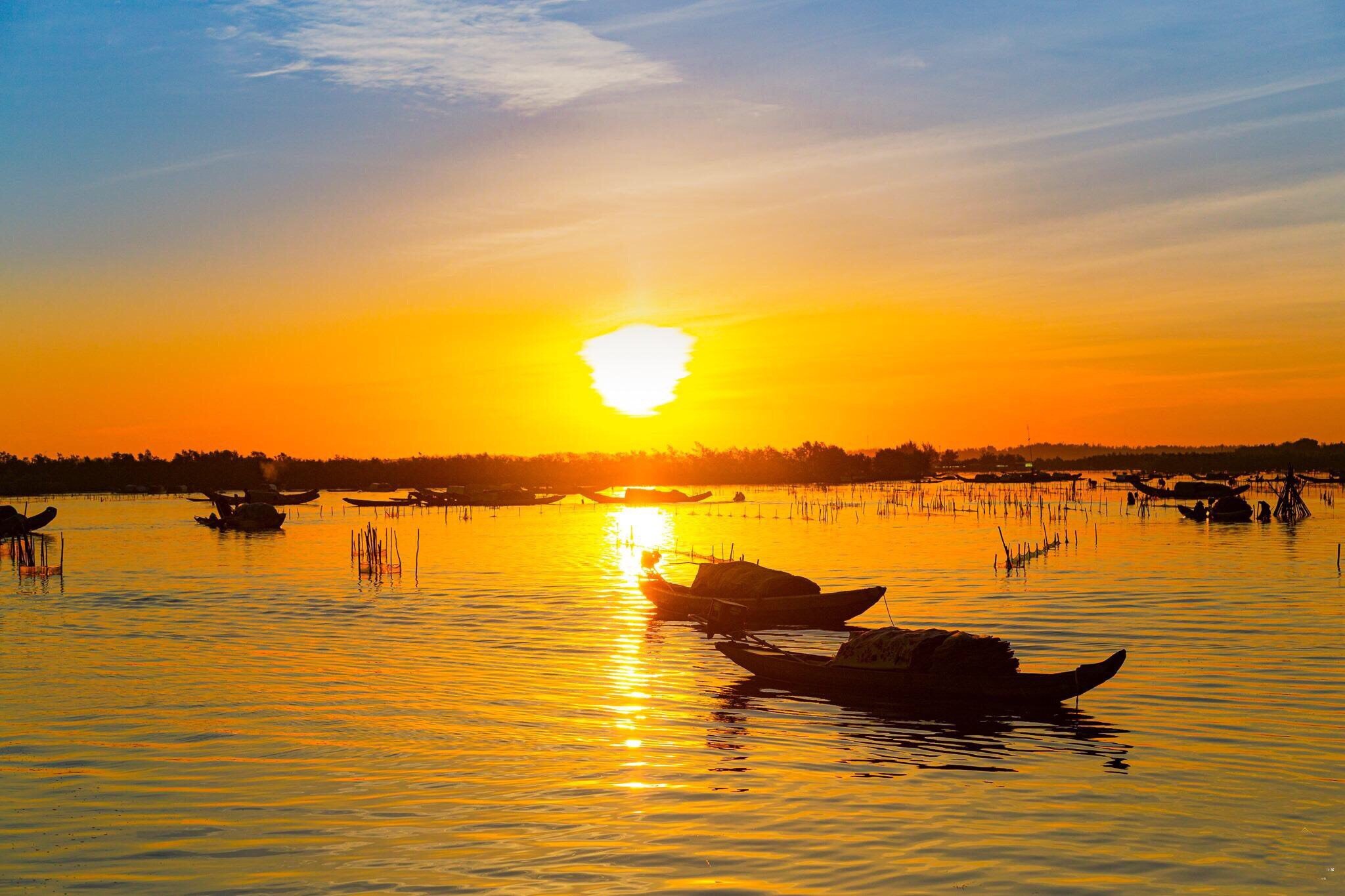 Kỳ nghỉ Lễ Quốc khánh, du khách Việt tìm kiếm điểm đến biển và núi 1 Kỳ nghỉ Lễ Quốc khánh, du khách Việt tìm kiếm điểm đến biển và núi - Hue