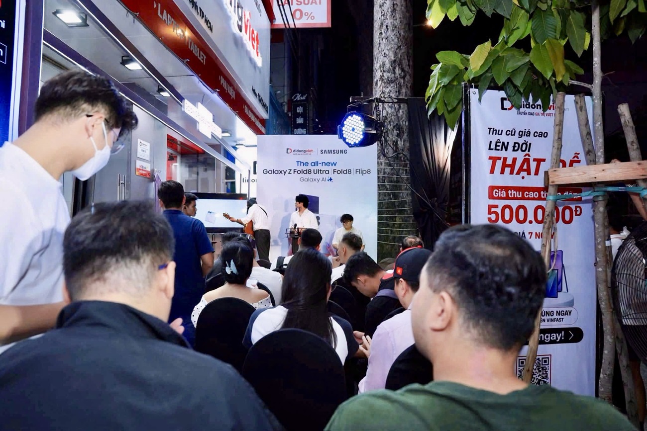 Di Động Việt tưng bừng với “fashion - tech show” trong đêm mở bán sớm Galaxy Z Flip8, Z Fold8 và Fold8 Ultra 4 Di Động Việt tưng bừng với “fashion - tech show” trong đêm mở bán sớm Galaxy Z Flip8, Z Fold8 và Fold8 Ultra - IMG 1142