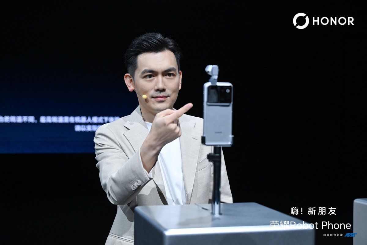 HONOR trình làng Robot Phone đầu tiên tích hợp gimbal cơ học, nâng tầm quay phim chuyên nghiệp 1 HONOR trình làng Robot Phone đầu tiên tích hợp gimbal cơ học, nâng tầm quay phim chuyên nghiệp - IMG 3073