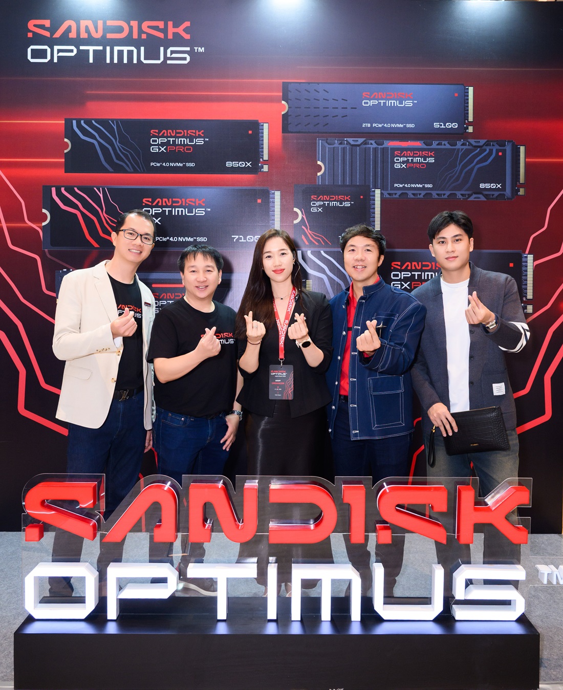 Dòng SSD gắn trong SANDISK Optimus đã sẵn sàng cho giới game thủ, nhà sáng tạo chuyên nghiệp Việt Nam 1 Dòng SSD gắn trong SANDISK Optimus đã sẵn sàng cho giới game thủ, nhà sáng tạo chuyên nghiệp Việt Nam - NZF 8105