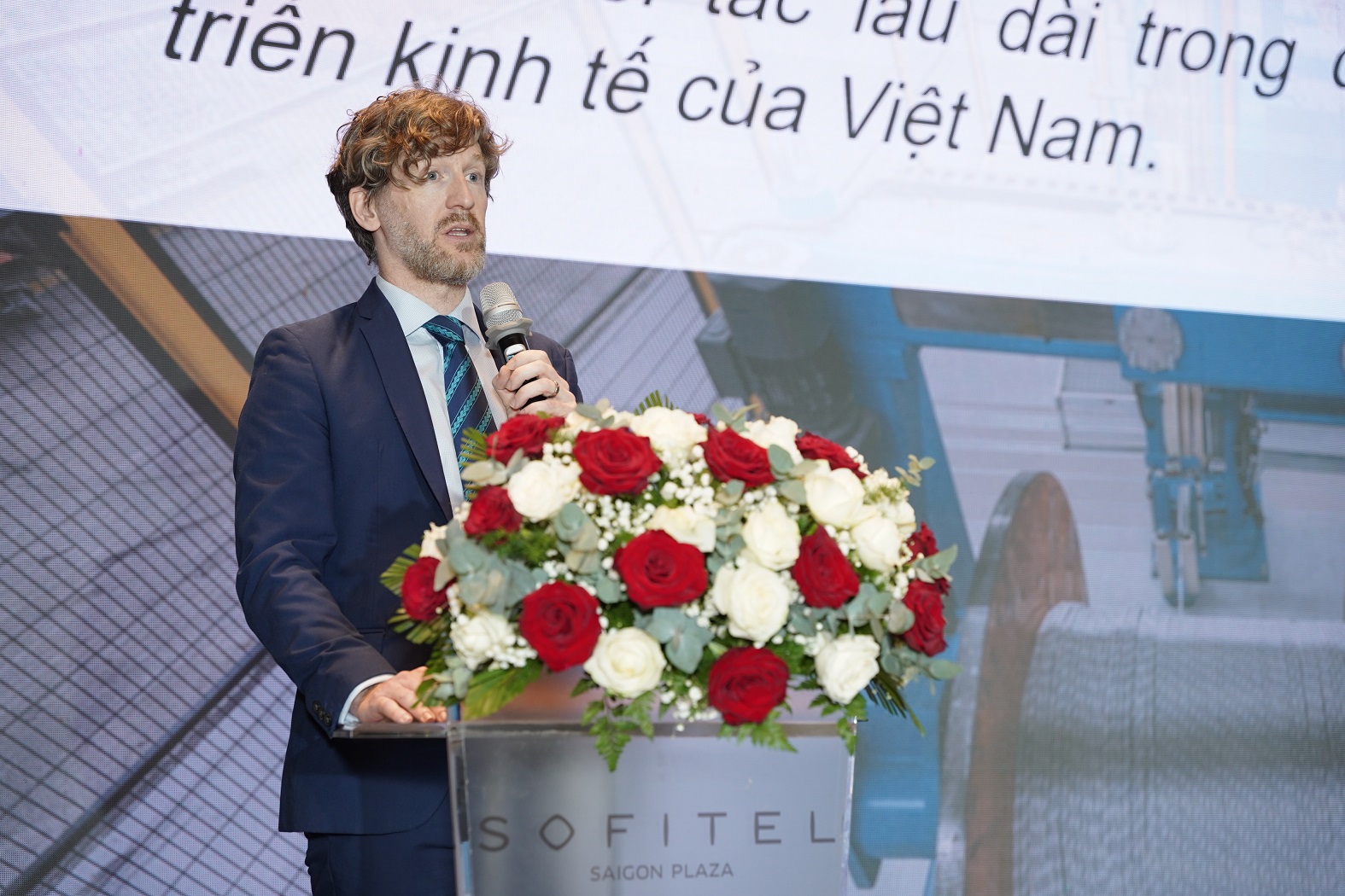 Tập đoàn LAPP ra mắt LAPP Việt Nam, kỳ vọng về một nhà máy sản xuất cáp và kết nối thông minh - Ong Philip Marsden Pho tong lanh su CHLB Duc tai TP. Ho Chi Minh