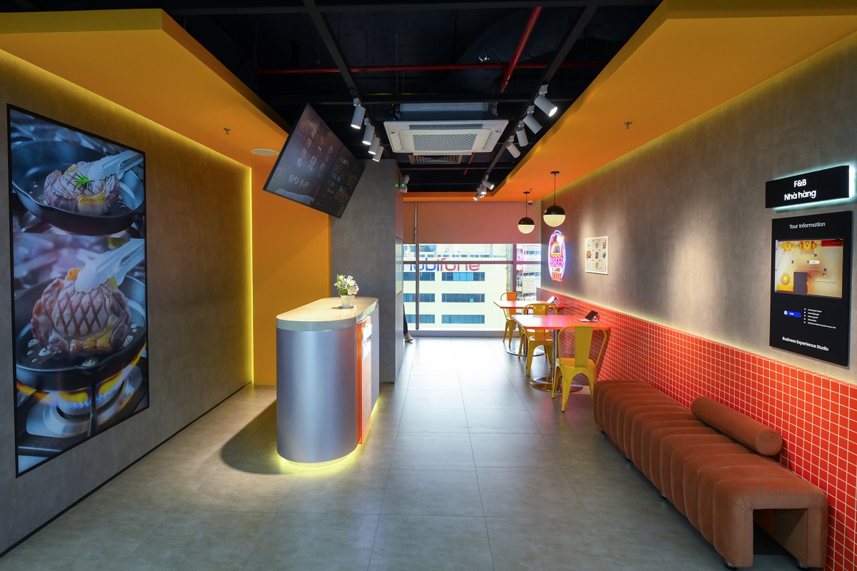 Samsung Electronics khai trương Business Experience Studio tại Việt Nam, giải pháp công nghệ toàn diện cho doanh nghiệp đã sẵn sàng 10 Samsung Electronics khai trương Business Experience Studio tại Việt Nam, giải pháp công nghệ toàn diện cho doanh nghiệp đã sẵn sàng - Photo12 DSC 3074