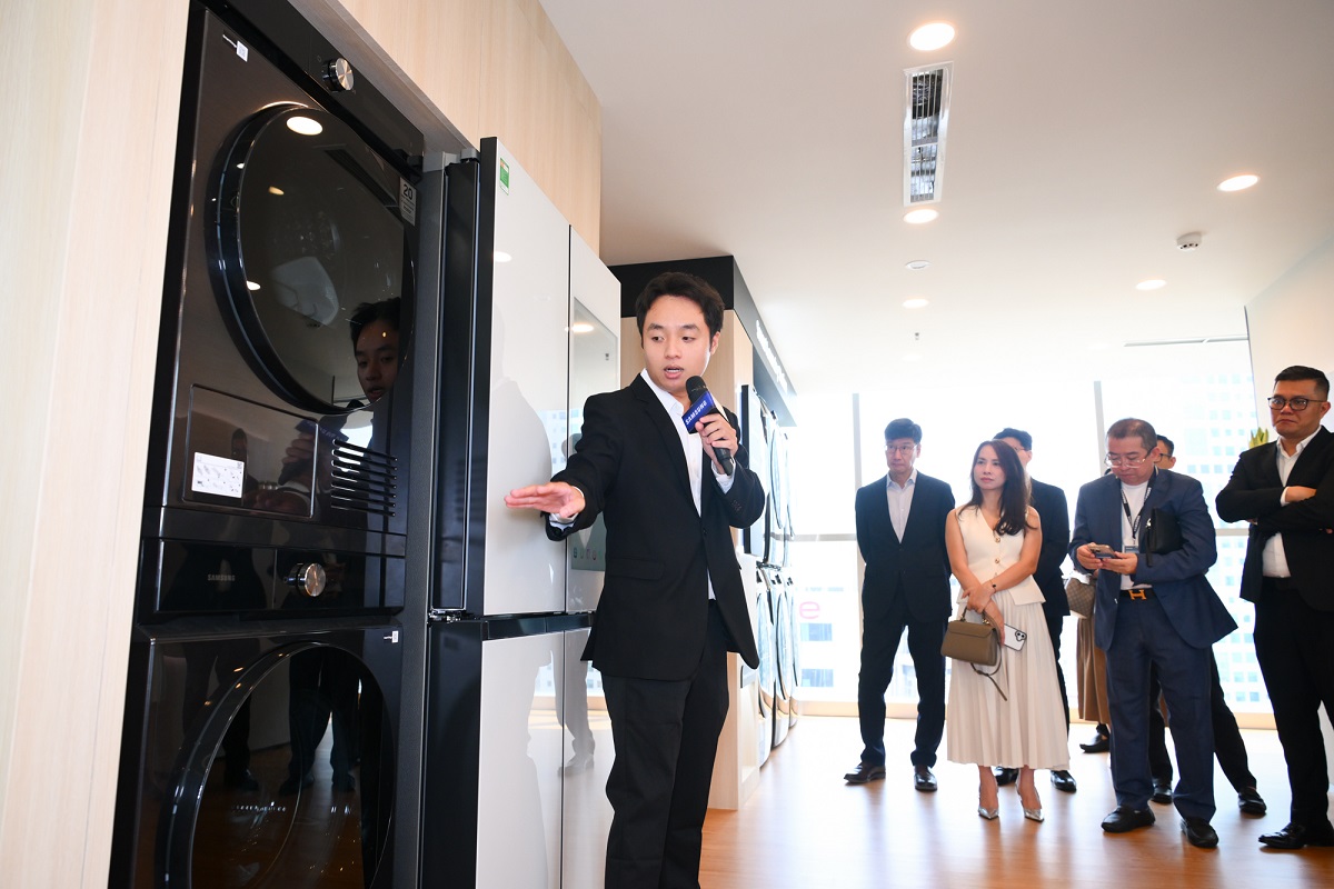 Samsung Electronics khai trương Business Experience Studio tại Việt Nam, giải pháp công nghệ toàn diện cho doanh nghiệp đã sẵn sàng 7 Samsung Electronics khai trương Business Experience Studio tại Việt Nam, giải pháp công nghệ toàn diện cho doanh nghiệp đã sẵn sàng - Photo9 DSC 4566