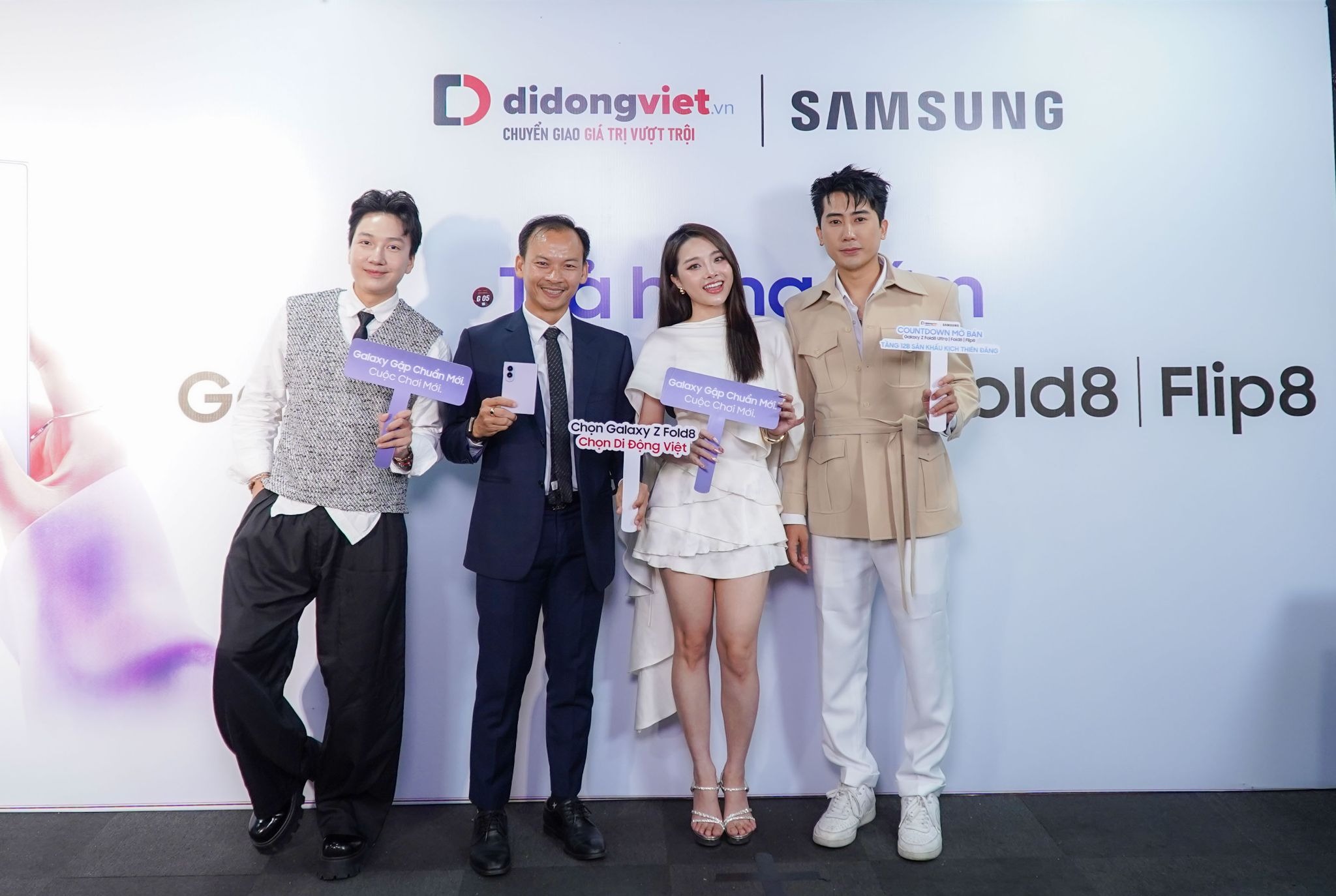 Di Động Việt tưng bừng với “fashion - tech show” trong đêm mở bán sớm Galaxy Z Flip8, Z Fold8 và Fold8 Ultra 2 Di Động Việt tưng bừng với “fashion - tech show” trong đêm mở bán sớm Galaxy Z Flip8, Z Fold8 và Fold8 Ultra - image 20