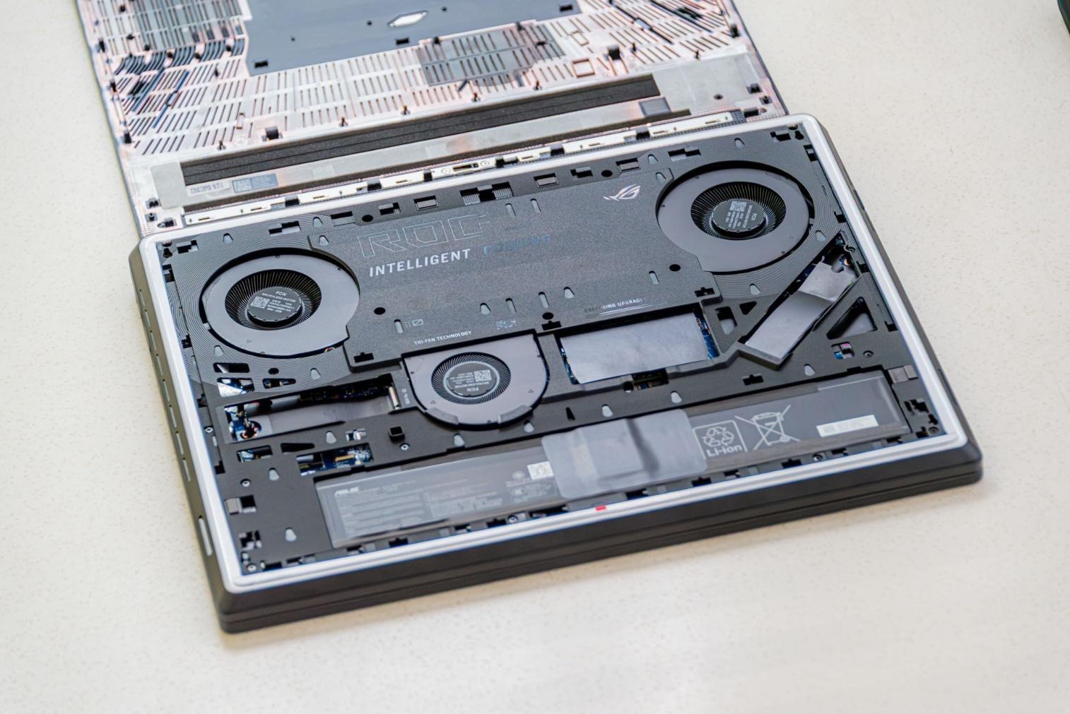 Mở bán ROG Strix SCAR 18 (2026) - chiếc laptop gaming mạnh nhất, xứng mức giá 180 triệu đồng 5 Mở bán ROG Strix SCAR 18 (2026) - chiếc laptop gaming mạnh nhất, xứng mức giá 180 triệu đồng - image 9