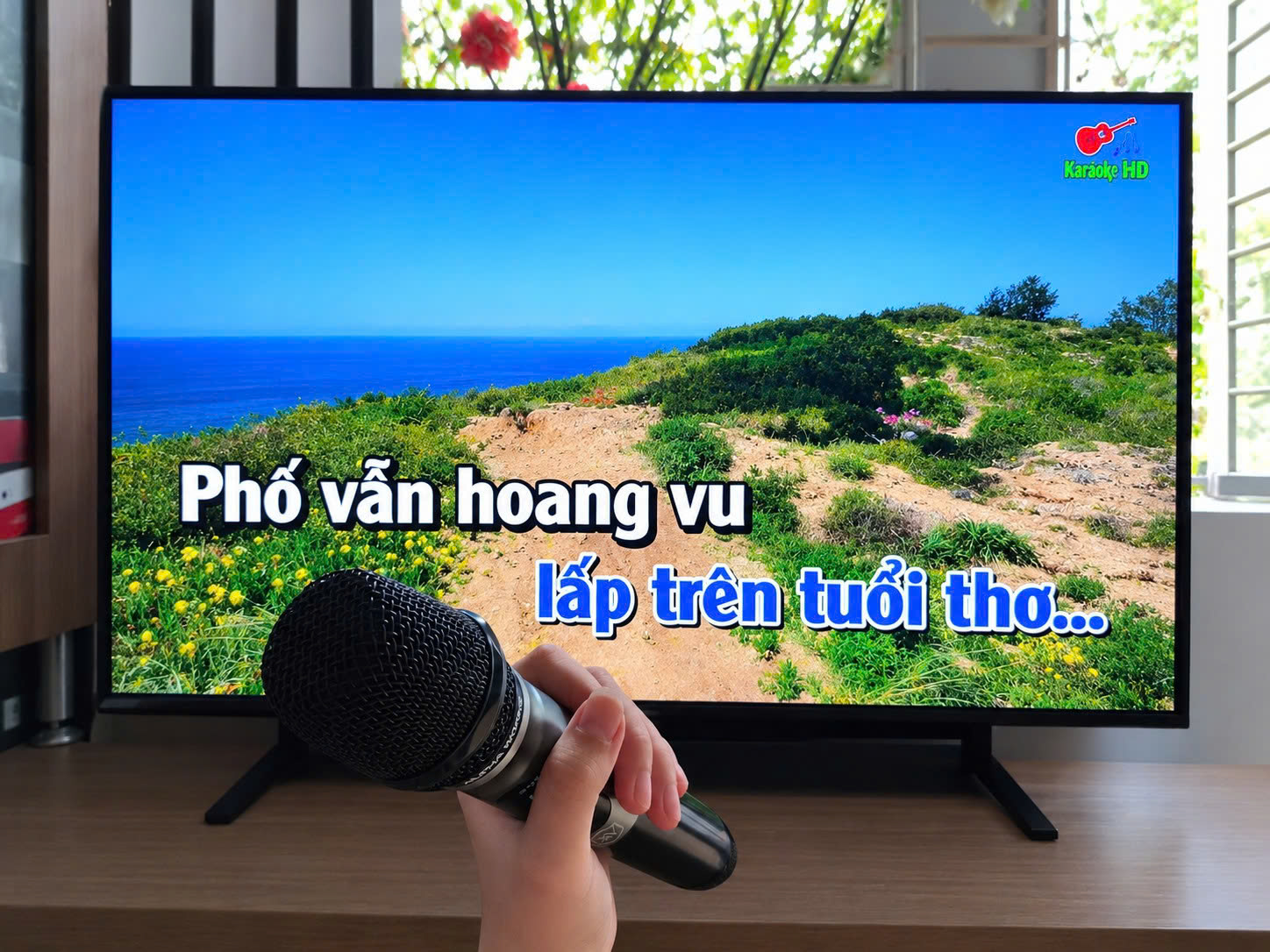 TV TCL QD-Mini LED 65A400M: Thiết kế đẹp, hoàn hảo cho mọi nhu cầu giải trí tại gia hiện đại 5 TV TCL QD-Mini LED 65A400M: Thiết kế đẹp, hoàn hảo cho mọi nhu cầu giải trí tại gia hiện đại - 1788691363146 7441676908612188589 7441676908612188589 b0d77c54a9a0686a44516e907fab6153