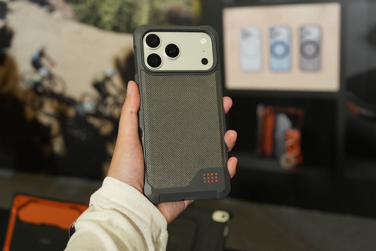 UAG sẵn sàng loạt phụ kiện đẹp - ngầu - bền bảo vệ iPhone 18 tại Việt Nam - 811437890 4013982568906064 7497191620061648140 n