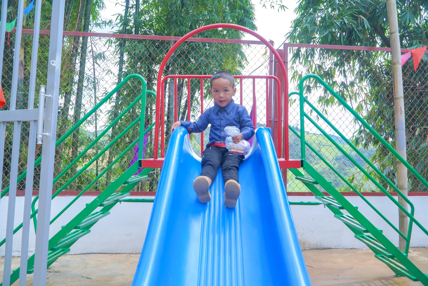 4 tỷ đồng cải thiện điều kiện học tập, sinh hoạt tại xã vùng xa tỉnh Điện Biên 2 4 tỷ đồng cải thiện điều kiện học tập, sinh hoạt tại xã vùng xa tỉnh Điện Biên - DSC05165