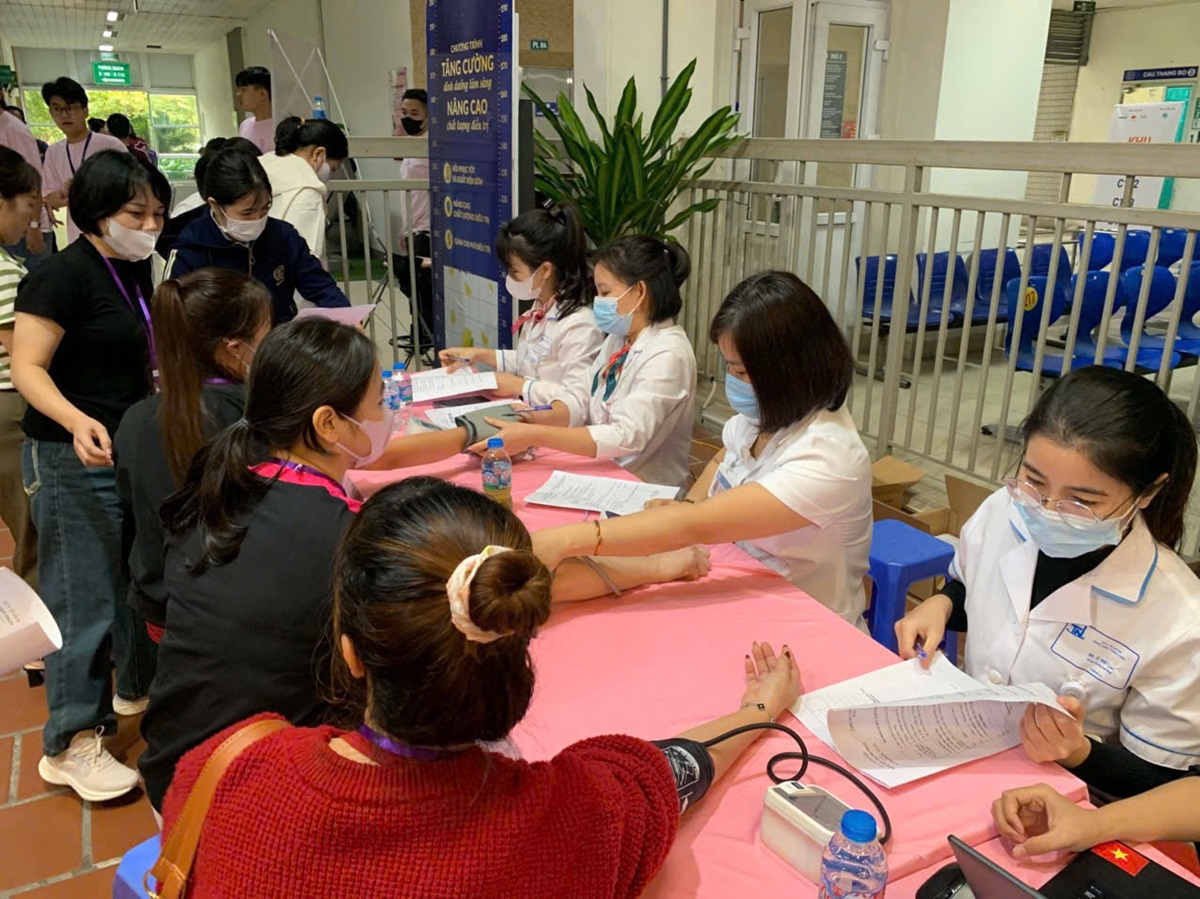 NAPAS, Mastercard, Payoo mở rộng tầm soát ung thư cho phụ nữ yếu thế và dân tộc thiểu số - Phu nu yeu the duoc tam soat ung thu trong Cham se chia Trao hy vong 2025
