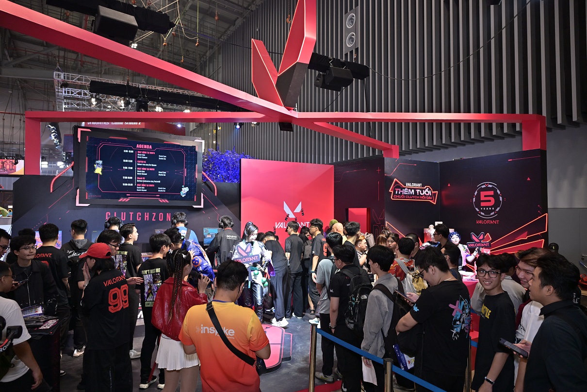 VNG đạt 937 tỷ đồng lợi nhuận kinh doanh sau điều chỉnh, sau 6 tháng đầu 2026 - VNGGames tai Vietnam GameVerse 2026. Anh VNGGames