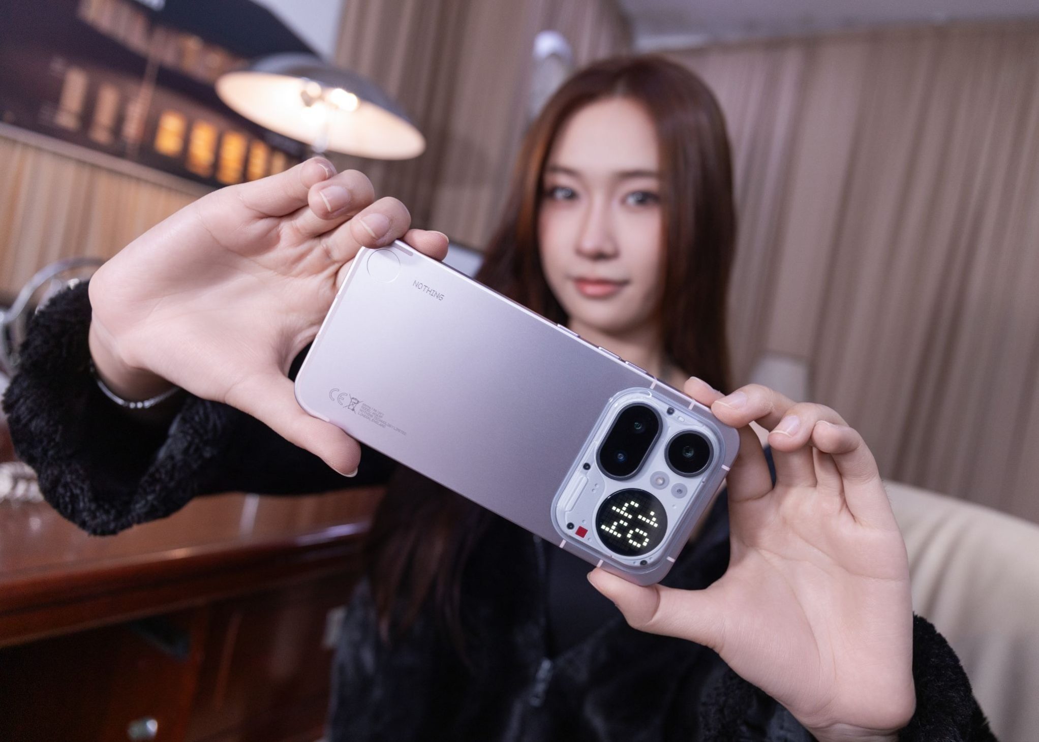 Đánh giá Nothing Phone (4a) Pro: Một chiếc điện thoại có gu cho người chán sự đơn điệu 1 Đánh giá Nothing Phone (4a) Pro: Một chiếc điện thoại có gu cho người chán sự đơn điệu - image 64