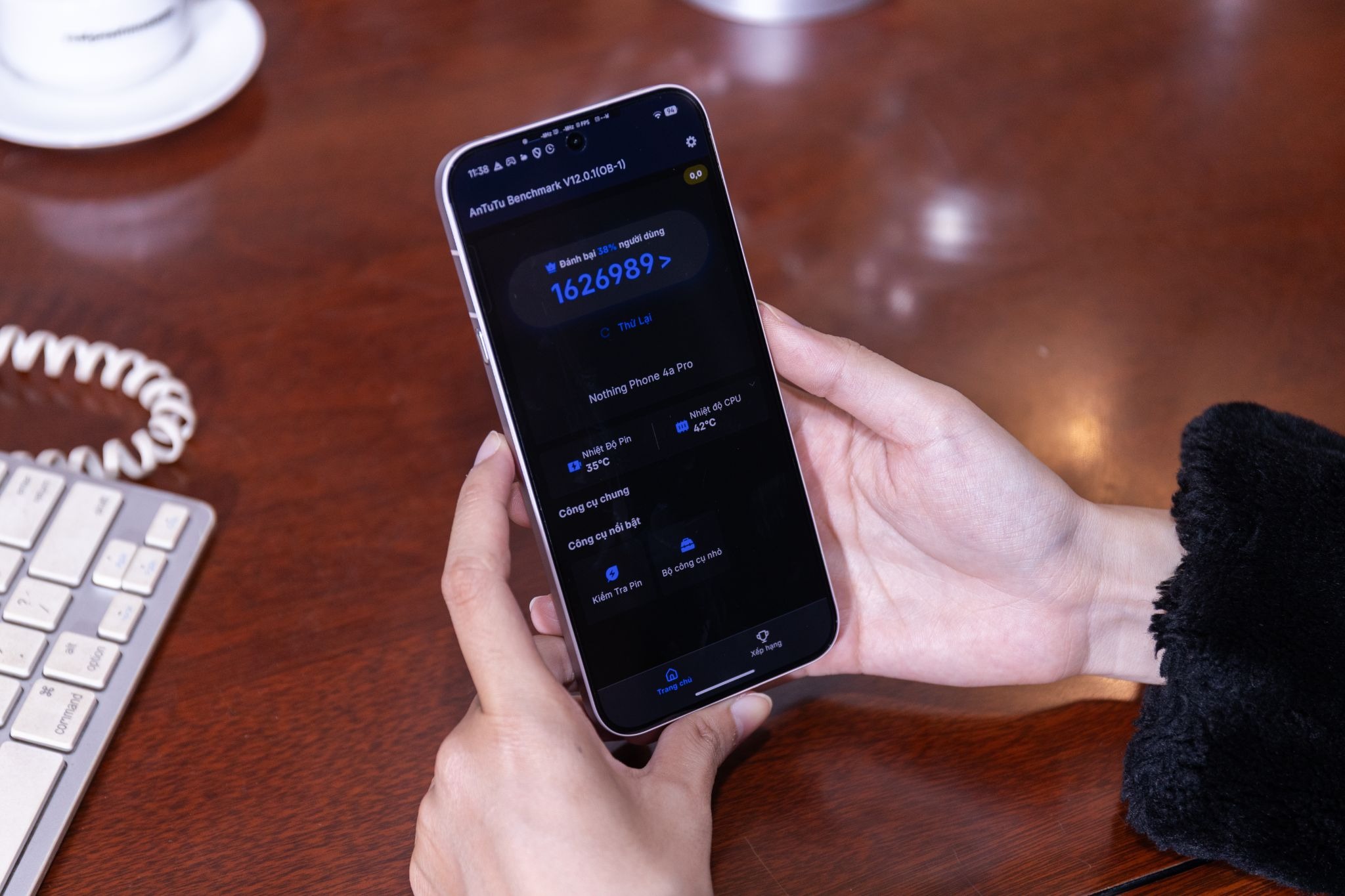 Đánh giá Nothing Phone (4a) Pro: Một chiếc điện thoại có gu cho người chán sự đơn điệu 15 Đánh giá Nothing Phone (4a) Pro: Một chiếc điện thoại có gu cho người chán sự đơn điệu - image 75