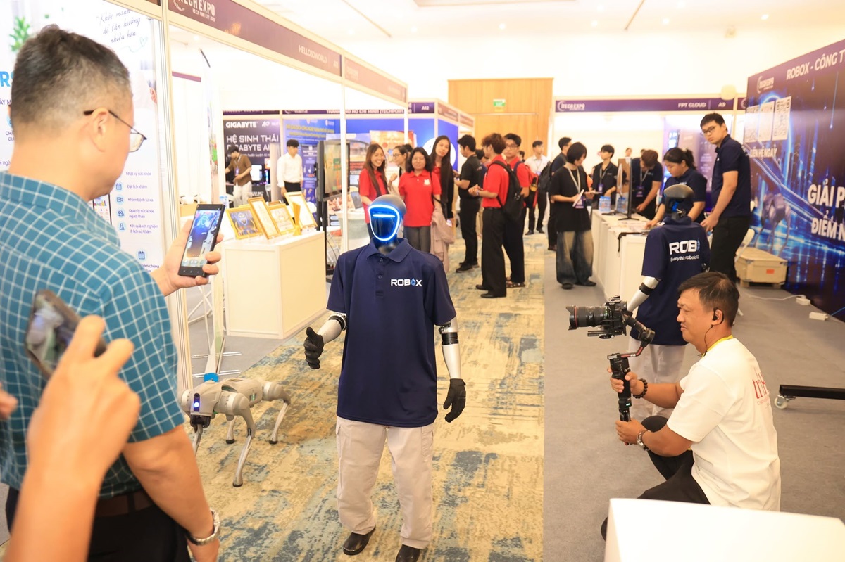 iTECH EXPO 2026 hơn 10.350 lượt khách tham quan, mở ra nhiều cơ hội kết nối 1 iTECH EXPO 2026 hơn 10.350 lượt khách tham quan, mở ra nhiều cơ hội kết nối - 830715749 1742759187850105 7198912098915187272 n