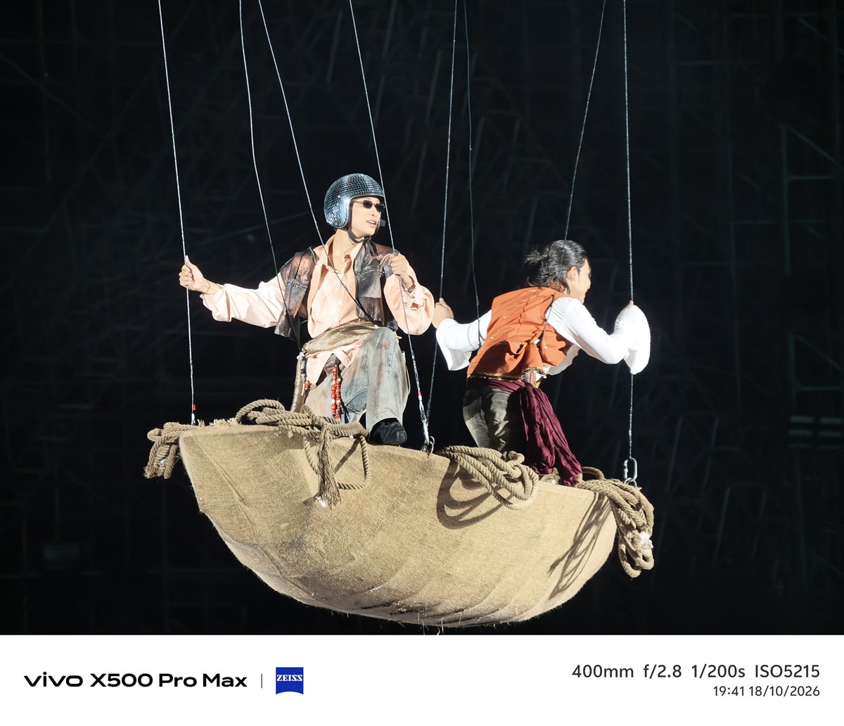 vivo X500 Series - một chiếc concert phone bắt trọn Anh Trai Vượt Ngàn Chông Gai 2026 5 vivo X500 Series - một chiếc concert phone bắt trọn Anh Trai Vượt Ngàn Chông Gai 2026 - Copy of IMG 20261018 194112